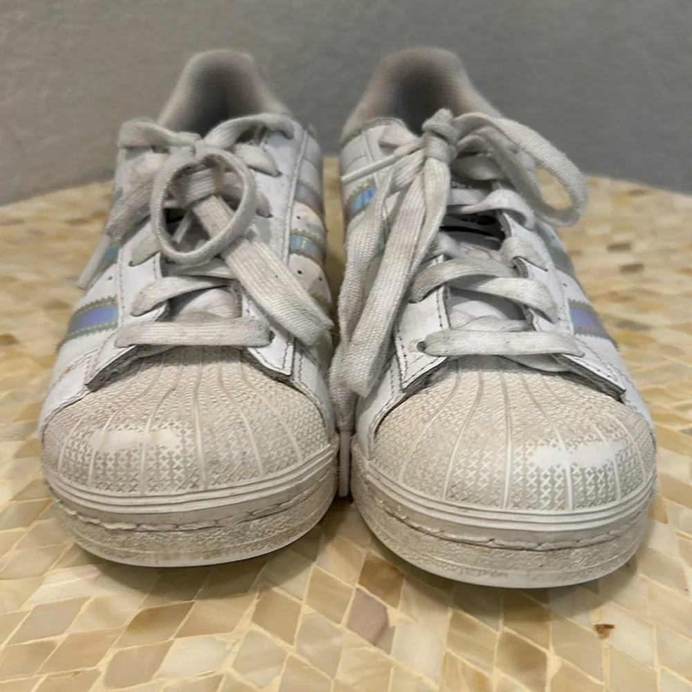 Adidas superstar sneakers girls size 4.5